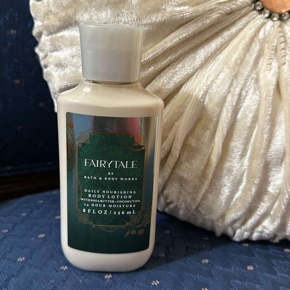 BATH & BODY WORKS SET. . . FAIRYTALE SCENT - Picture 3 of 6